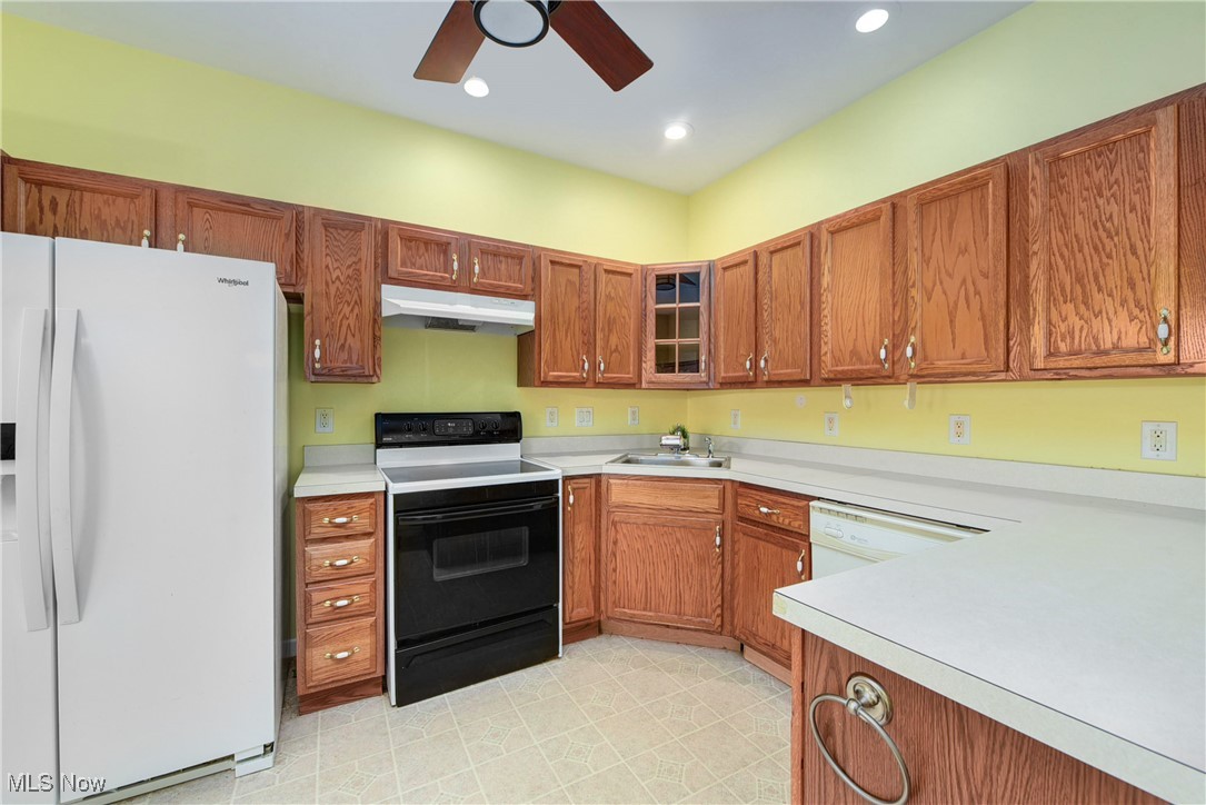 8876 Jonathan Drive, North Royalton, Ohio image 10
