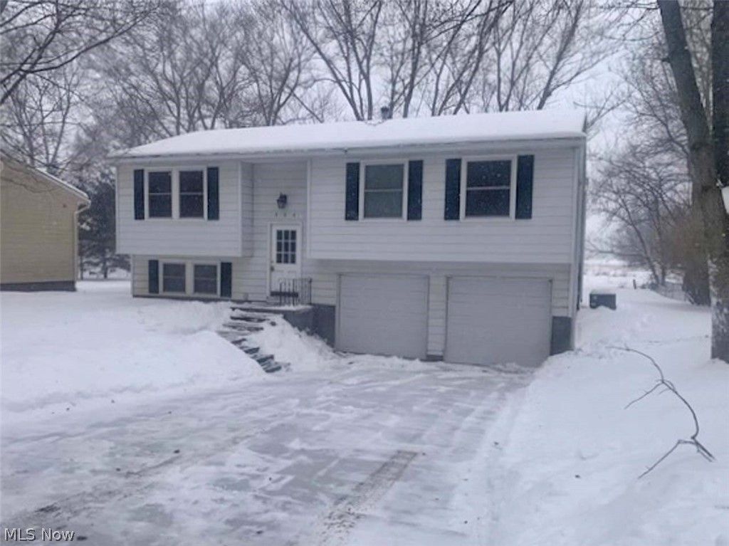 Photo of 994 Erin Drive, Kent, OH 44240 (MLS # 5188850)