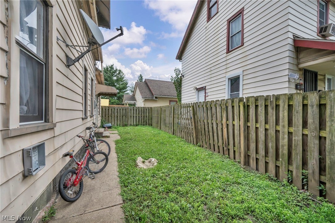 2259 W 67th Street