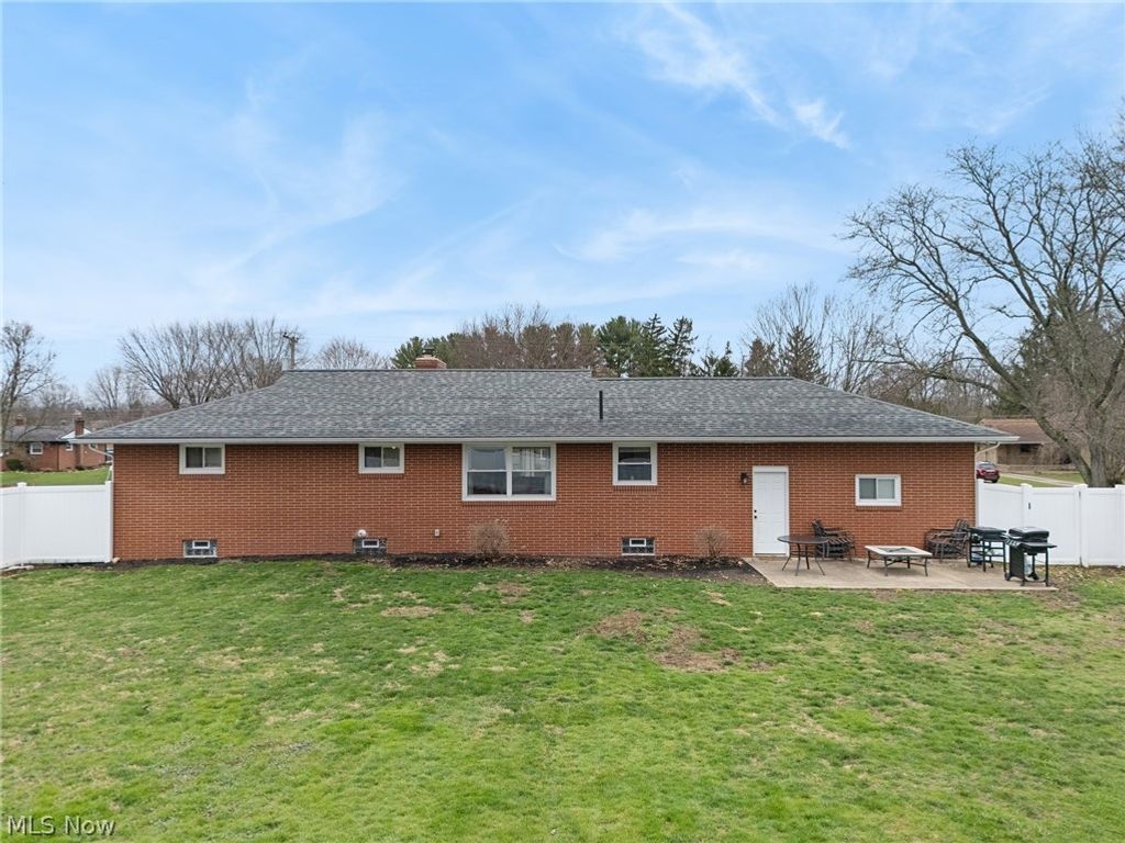 Photo of 3335 Meadowwood Street NW, Massillon, OH 44646 (MLS # 5195301)