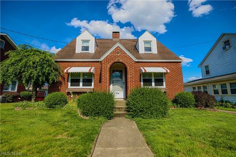 Homes For Sale - 518 Edwards Street<br/> Louisville, OH 44641