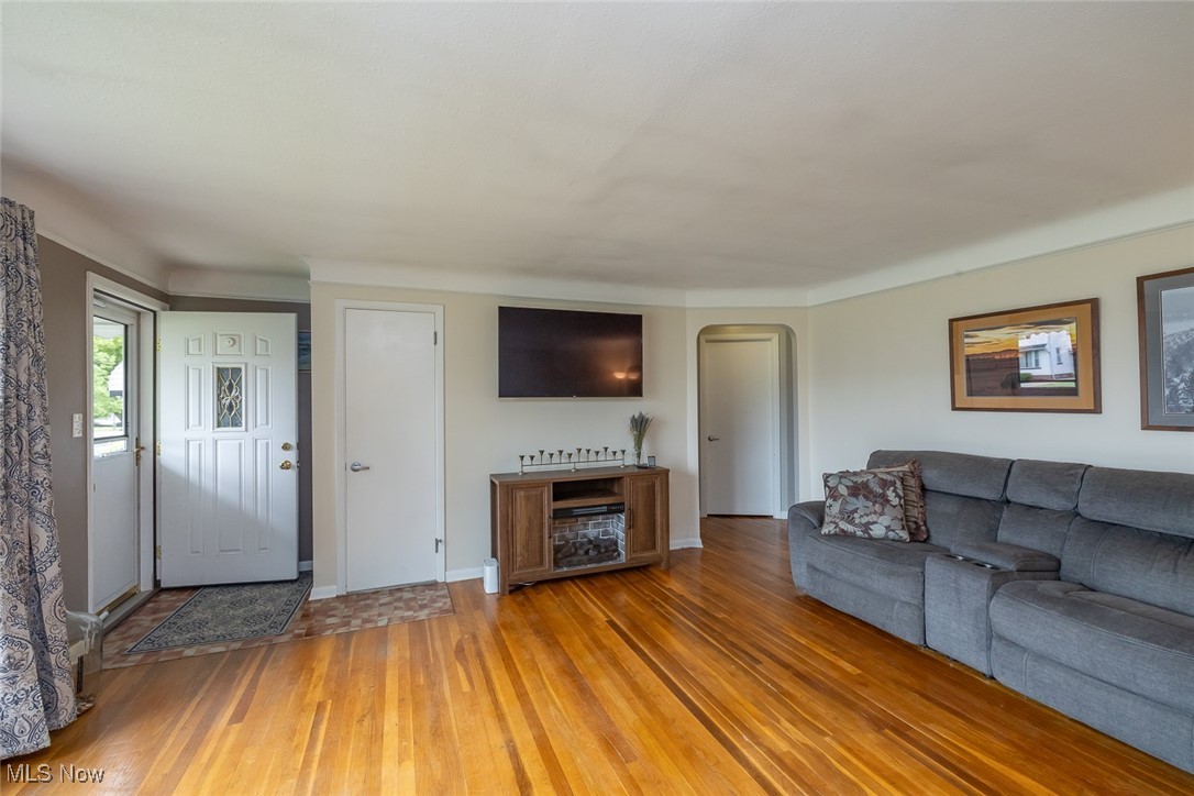 3335 Klusner Avenue, Parma, Ohio image 4