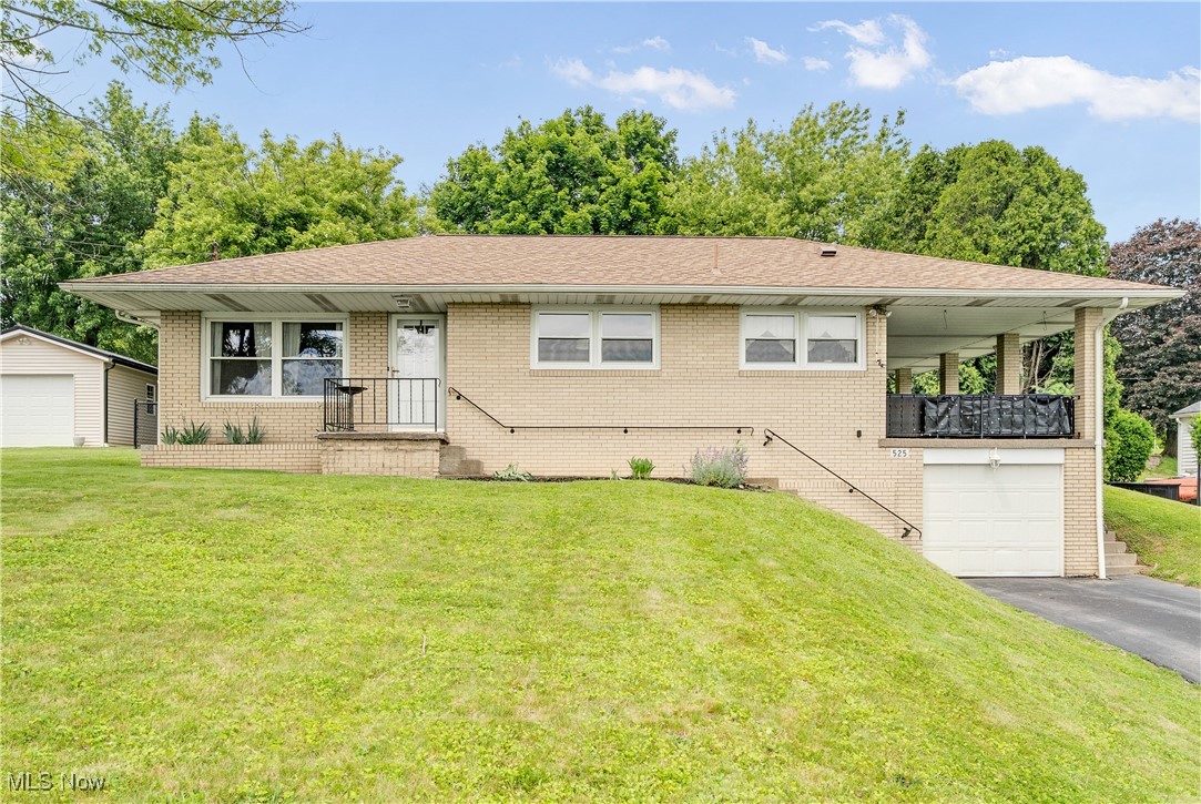 525 Hill Boulevard, East Liverpool, Ohio image 1