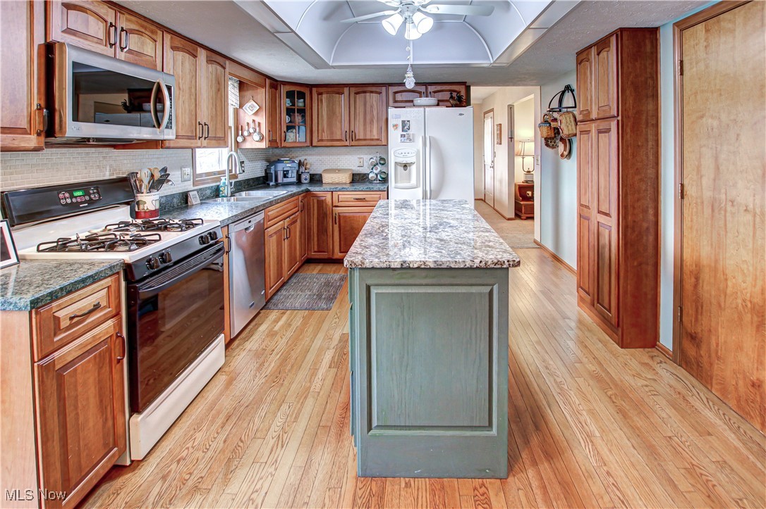 4594 Ledgewood Drive, Medina, Ohio image 3