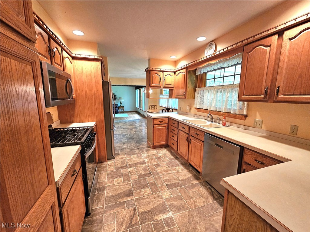 3104 Meadow Lane, Warren, Ohio image 24