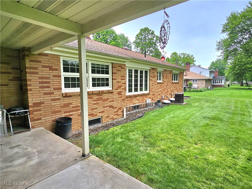 3104 Meadow Lane, Warren, Ohio image 11