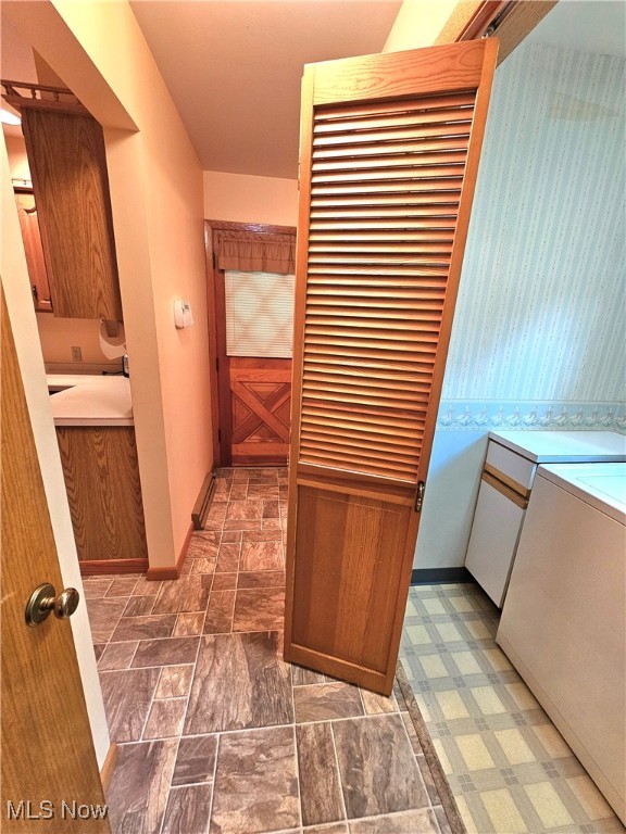 3104 Meadow Lane, Warren, Ohio image 26