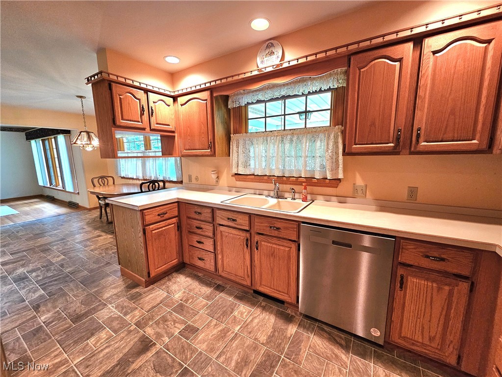 3104 Meadow Lane, Warren, Ohio image 23