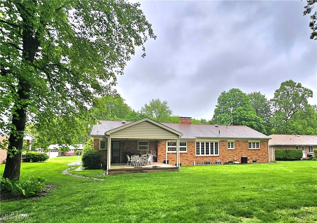 3104 Meadow Lane, Warren, Ohio image 8