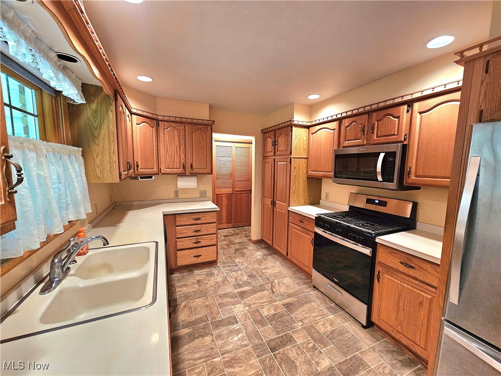 3104 Meadow Lane, Warren, Ohio image 22