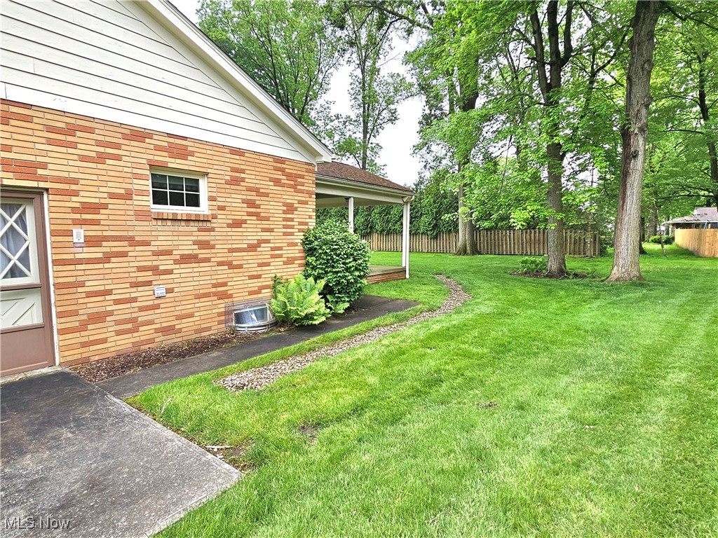 3104 Meadow Lane, Warren, Ohio image 7