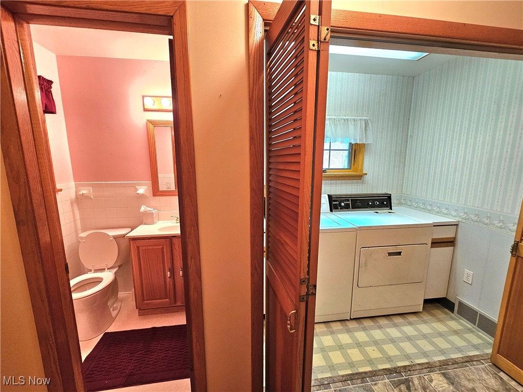 3104 Meadow Lane, Warren, Ohio image 27