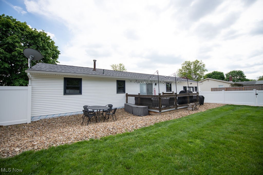 1101 Woodland Street, Hartville, Ohio image 11
