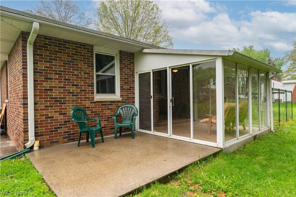 Photo of 1213 Pleasantview Avenue SE, North Canton, OH 44720 (MLS # 5204520)