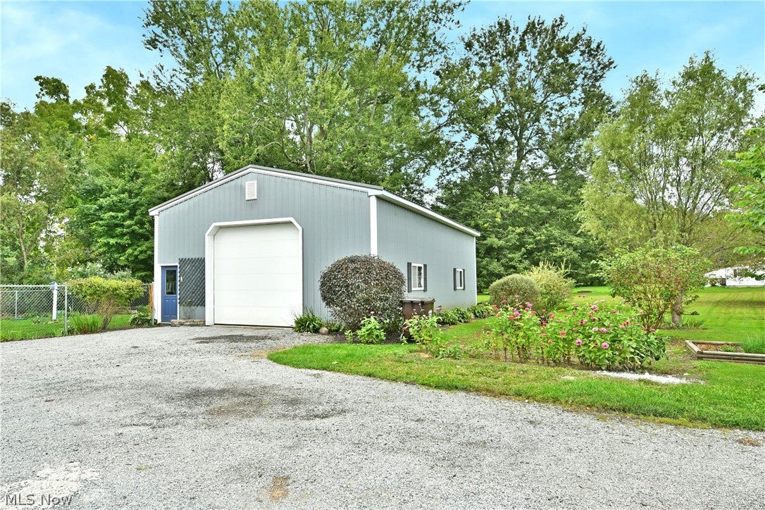 574 Braceville Robinson Road NW