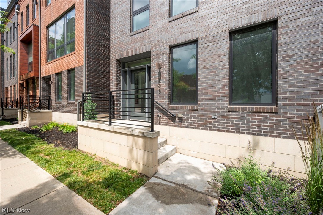 1495 E Superior Avenue 27