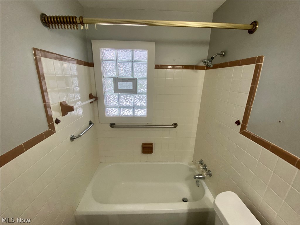 Hillcrest Park Sub - Residential Lease