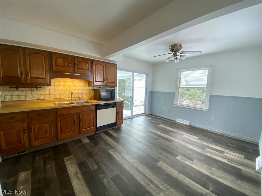 Hillcrest Park Sub - Residential Lease