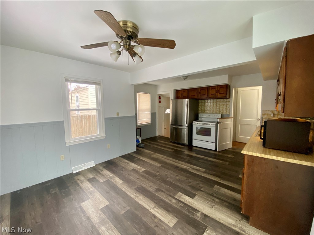 Hillcrest Park Sub - Residential Lease