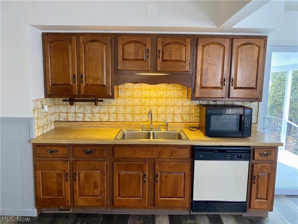 Hillcrest Park Sub - Residential Lease