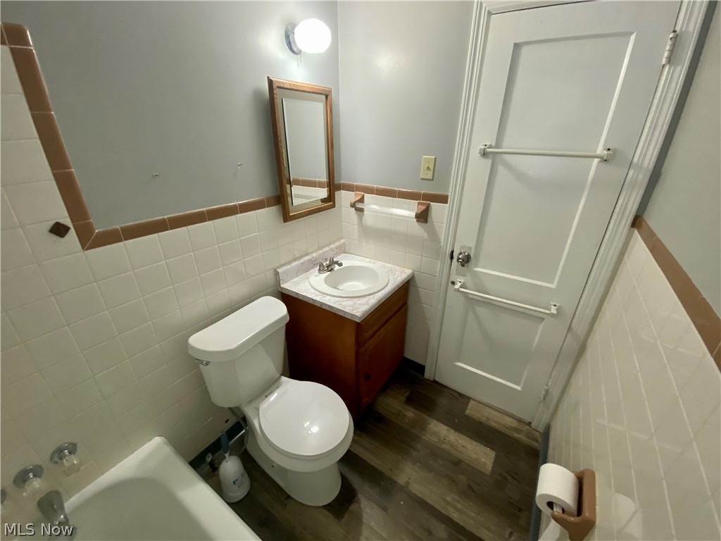 Hillcrest Park Sub - Residential Lease