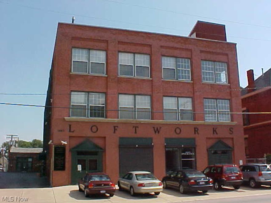 Great opportunity for lots of space at a cheap price!  Loftworks lower level condo with accessible chair lift and possible separate entrance.   Perfect for multiple artist studio spaces, gallery or offices.  If you are not familiar with Loftworks, it is in the QuARTer Arts District and is a great mixed use building filled with artists and creative people.