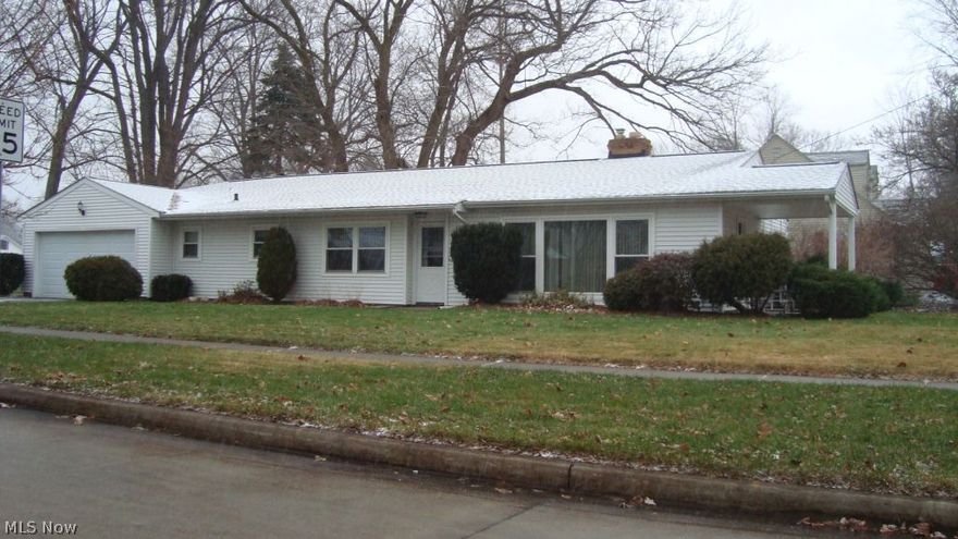 Beautiful ranch on a large lot in the heart of Mentor. Ready to move into. Neat & clean. Great location to shops & freeway access. Immediate occupancy.