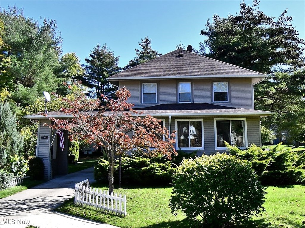 Spacious 4 bedroom home with master bedroom on the first floor. Full bathroom on all levels. Great/living room is full width of the home as you enter from the enclosed front porch. Lots of storage space in the eat-in kitchen which includes a built-in gas range. Utility room on first floor. Large corner lot.