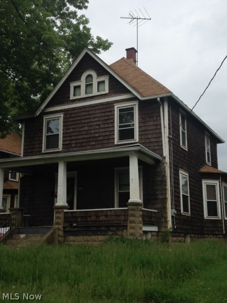 Spacious family home with tons of character and natural woodwork throughout. Newer roof, approx 5 years. Perfect investment potential or first time home.  NOT a short sale OR FC, all offers will be responded to quickly and closing will be fast! Immediate possession!