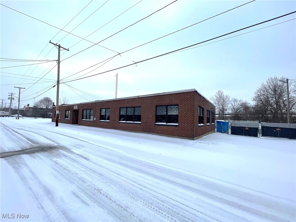 4 acres of industrial land zoned I-2 "Heavy Industrial" with a 3,700 sf office building. Office area has 10 offices, a conference room and a storage room. Property is mostly fenced in.
