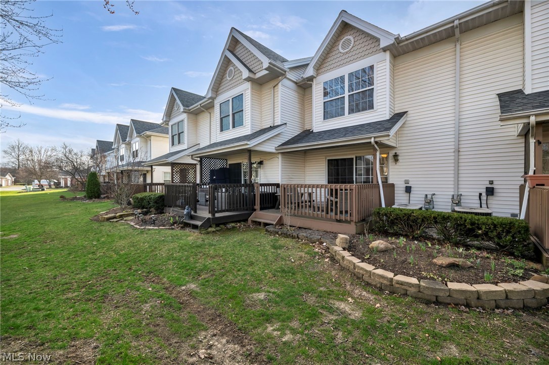 Courtyard Crystal Lake - Residential