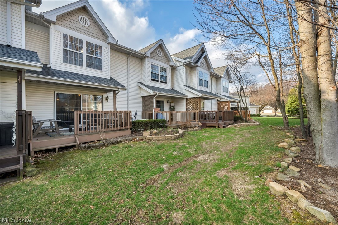 Courtyard Crystal Lake - Residential