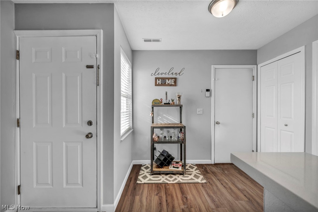 Courtyard Crystal Lake - Residential