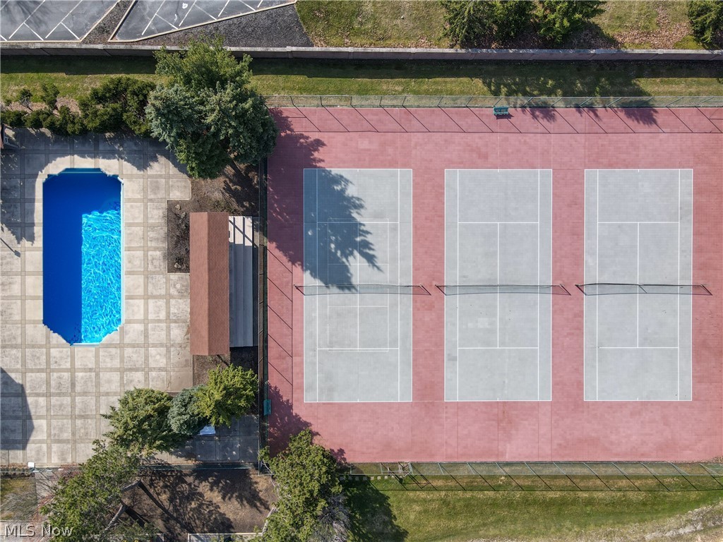 Woodhawk Club Condo Ph 7 - Residential