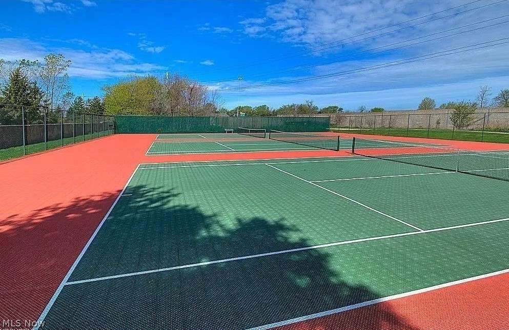 Woodhawk Club Condo Ph 7 - Residential