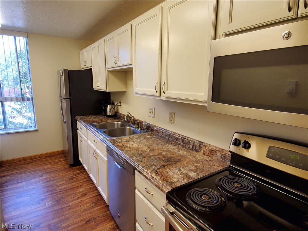 Silver Lake Towers Condo - Residential