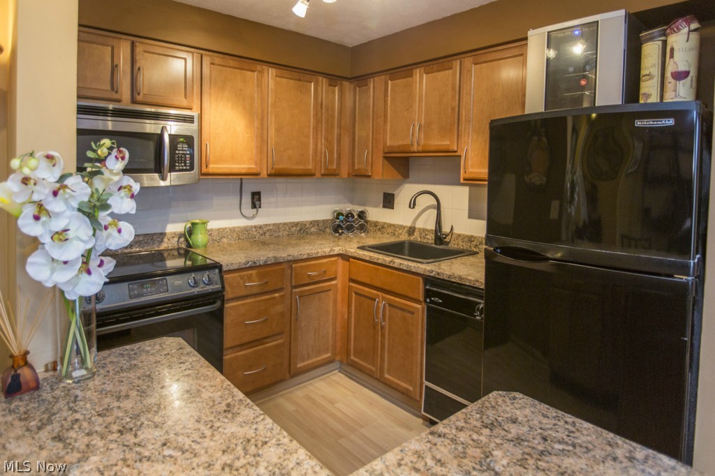 Lake Edge - Residential