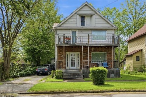 Photo of 141 Austin Avenue NW, Warren, OH 44485 (MLS # 5210528)