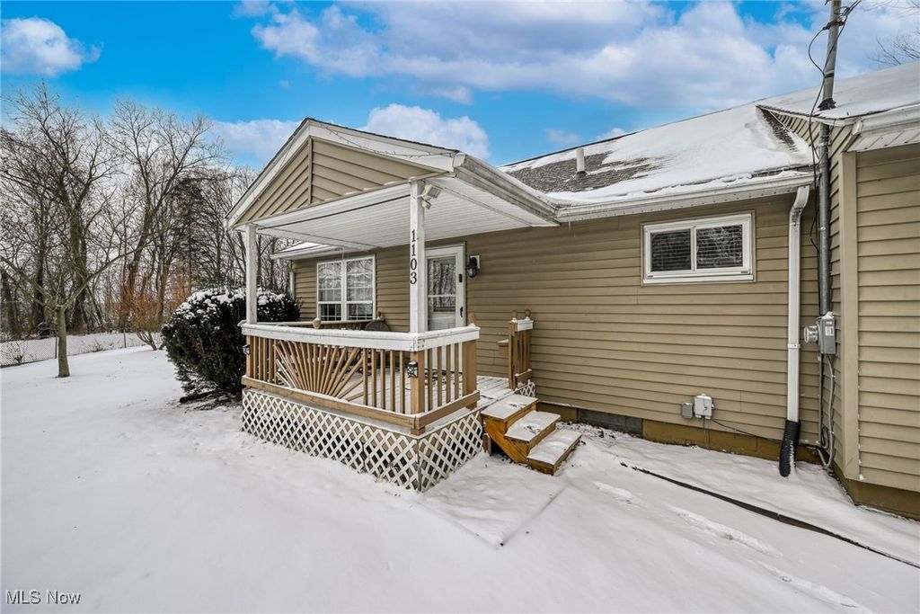 Photo of 1103 Crestline Drive, Akron, OH 44312 (MLS # 5182276)