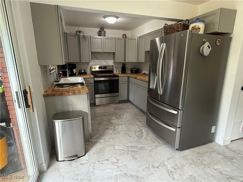 250 Crystal Lane, Weirton, West Virginia image 5