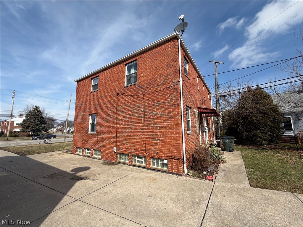 20470 Lake Shore Boulevard