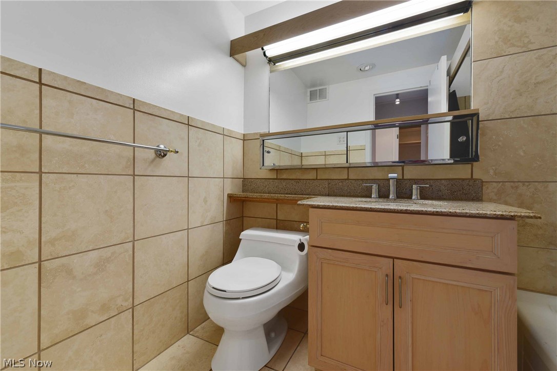 Marine Towers East Condo - Residential