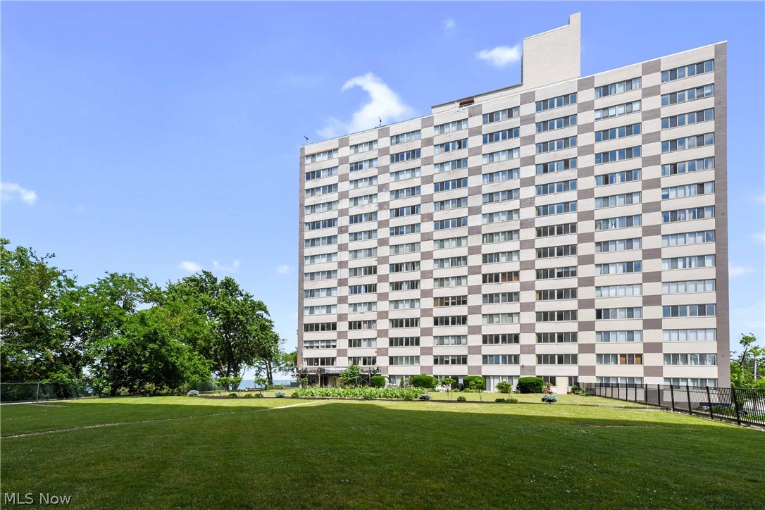 Marine Towers East Condo - Residential