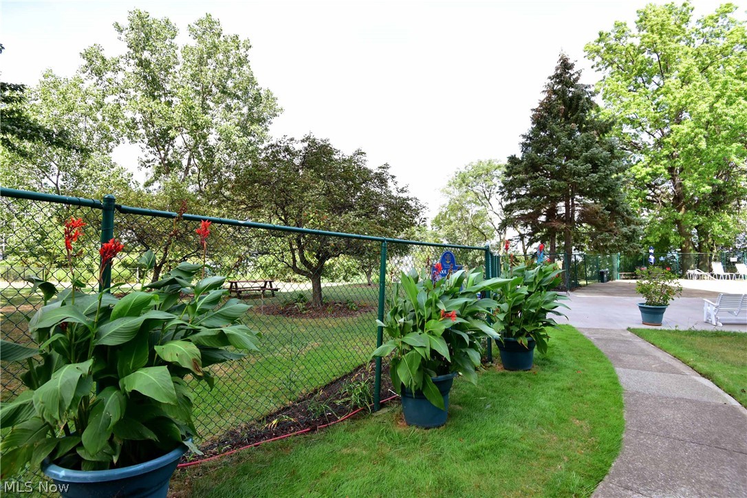 Marine Towers East Condo - Residential