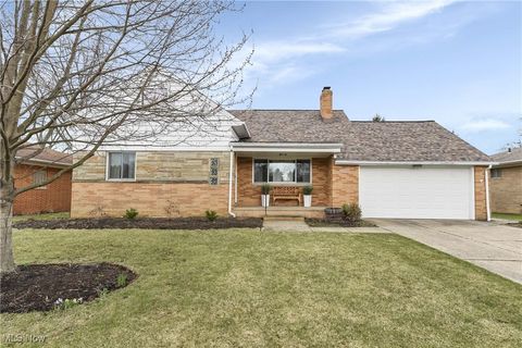 21801 Elizabeth Avenue, Fairview Park, OH 44126 - #: 5106348