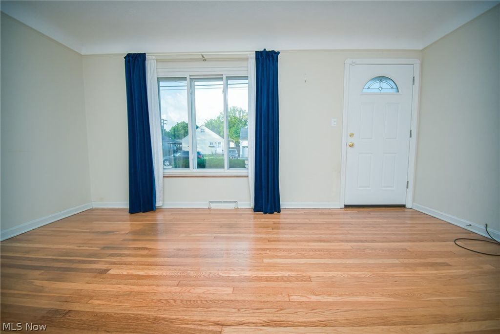 Photo of 18400 Rockland Avenue, Cleveland, OH 44135 (MLS # 5224135)