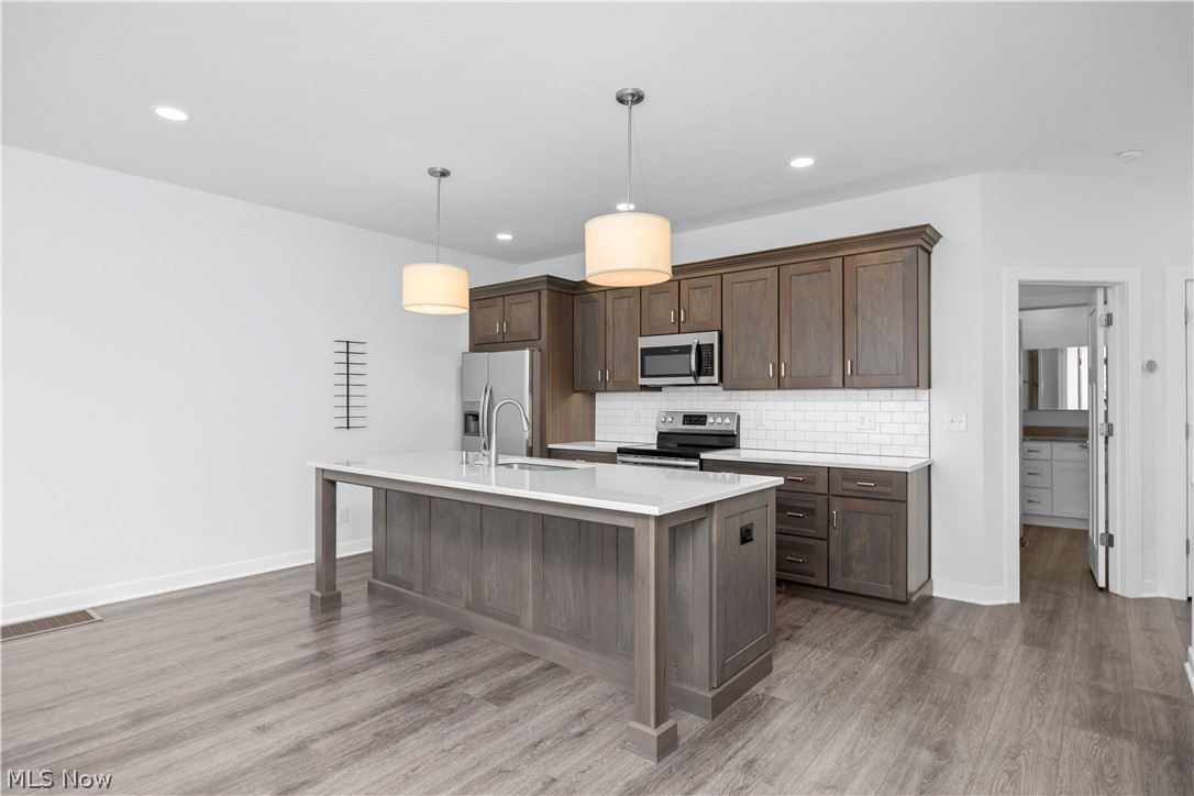 2059 W 34th Place