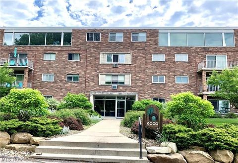 Photo of 6000 Nob Hill Drive #F 113, Chagrin Falls, OH 44022 (MLS # 5187999)