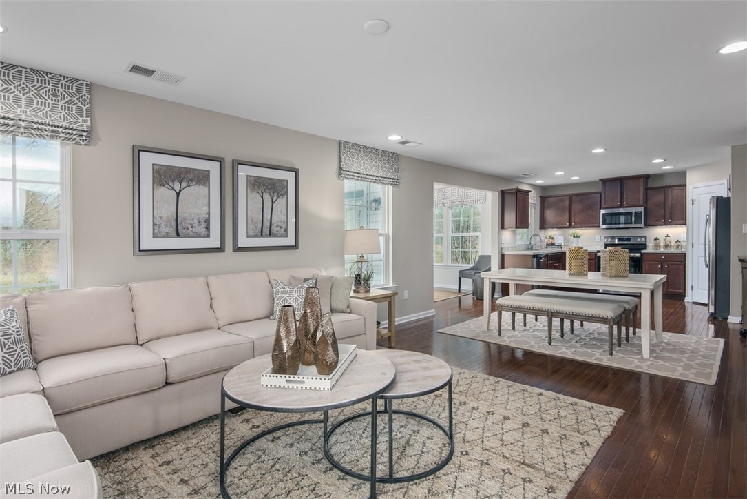 Arbor Lakes - Residential