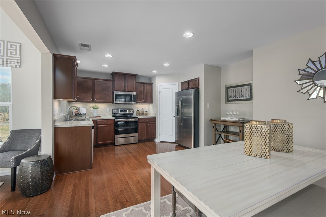 Arbor Lakes - Residential